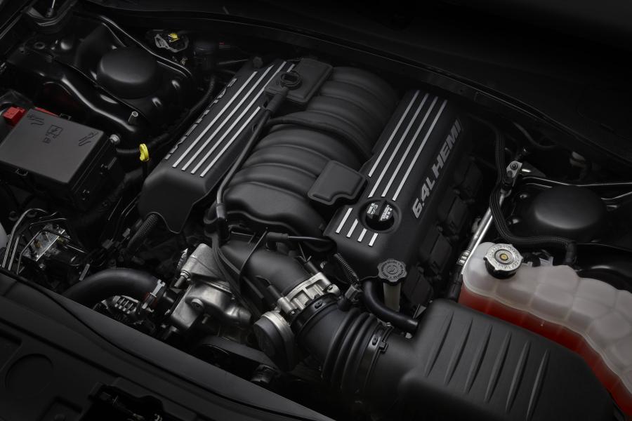  Chrysler 300C SRT8 2012 года  (фото 73 из 100)